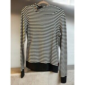 BKE Buckle Hoodie Sweater Womens Large Black Gray Knit Casual Fashion Trending